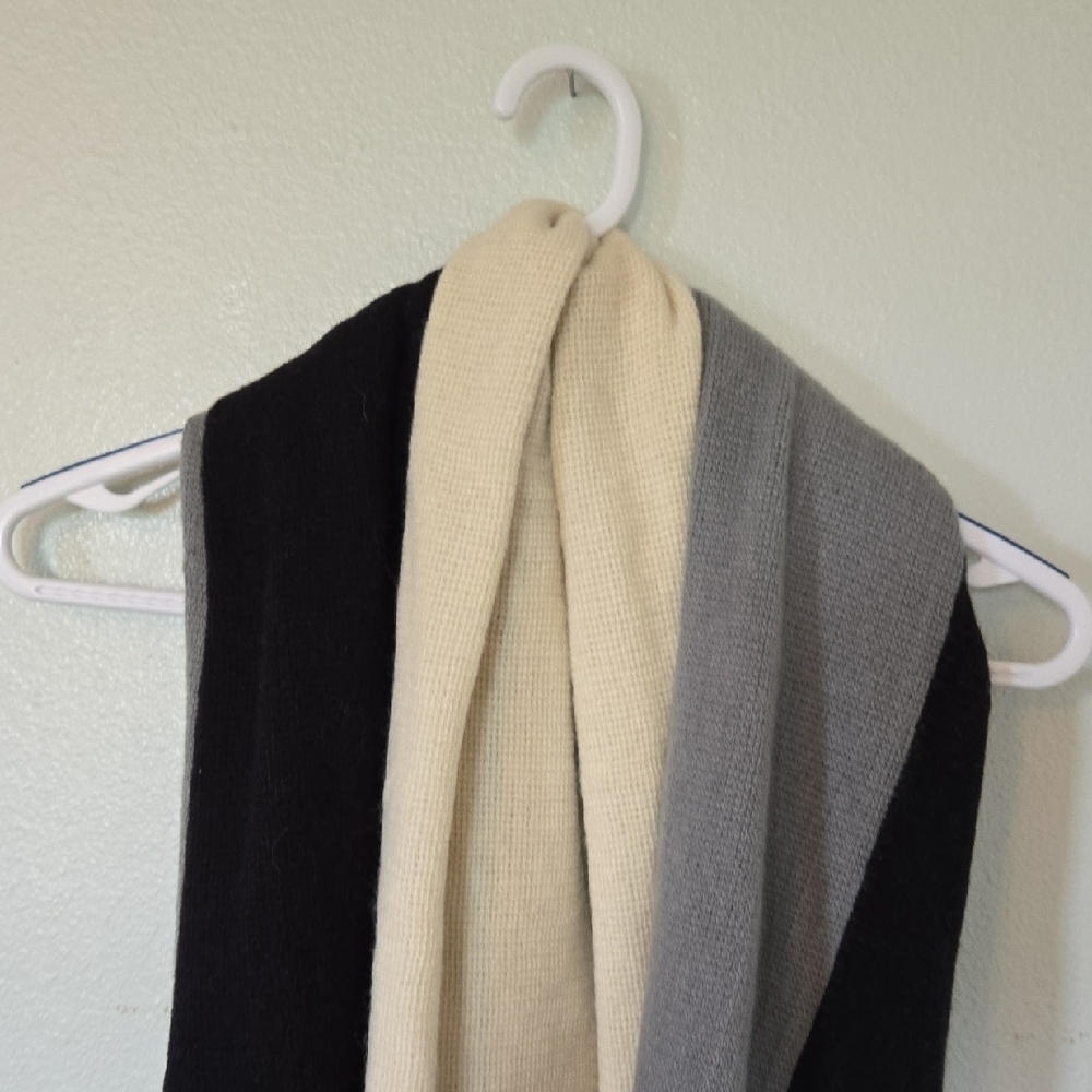 Donni | Black, Cream & Gray Winter Scarf